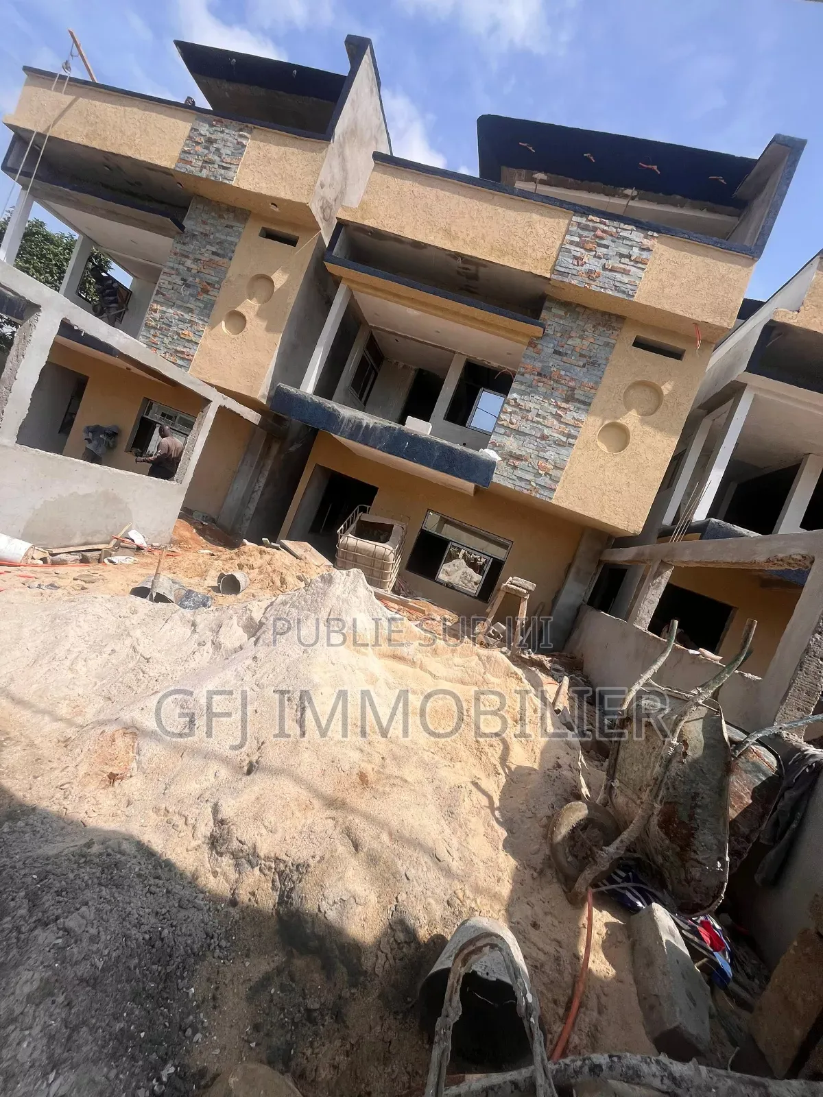 4chbre Villa dans Francis Gweh, Cocody à Vendre