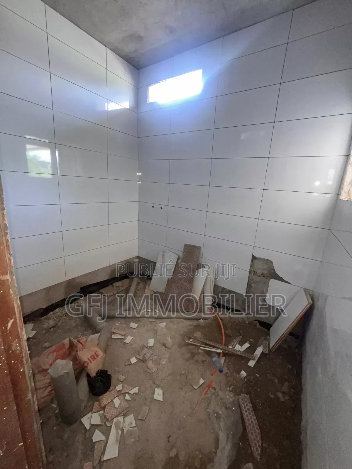 4chbre Villa dans Francis Gweh, Cocody à Vendre