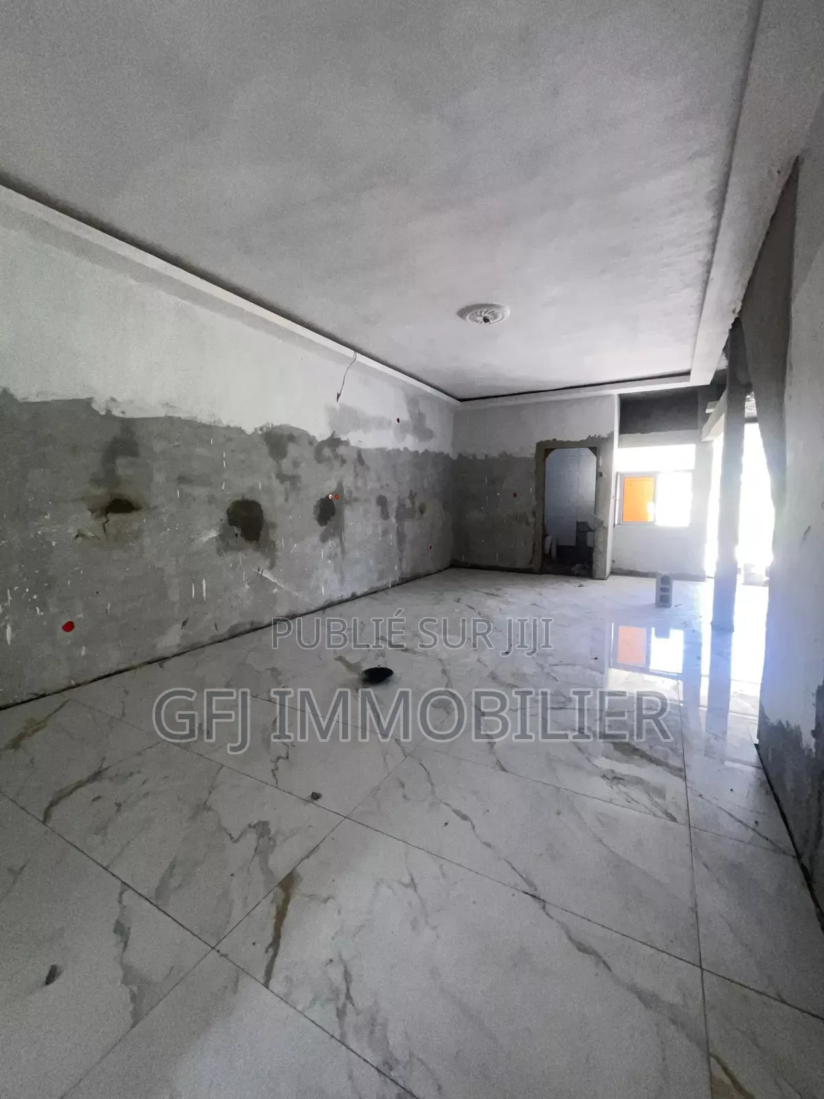 4chbre Villa dans Francis Gweh, Cocody à Vendre