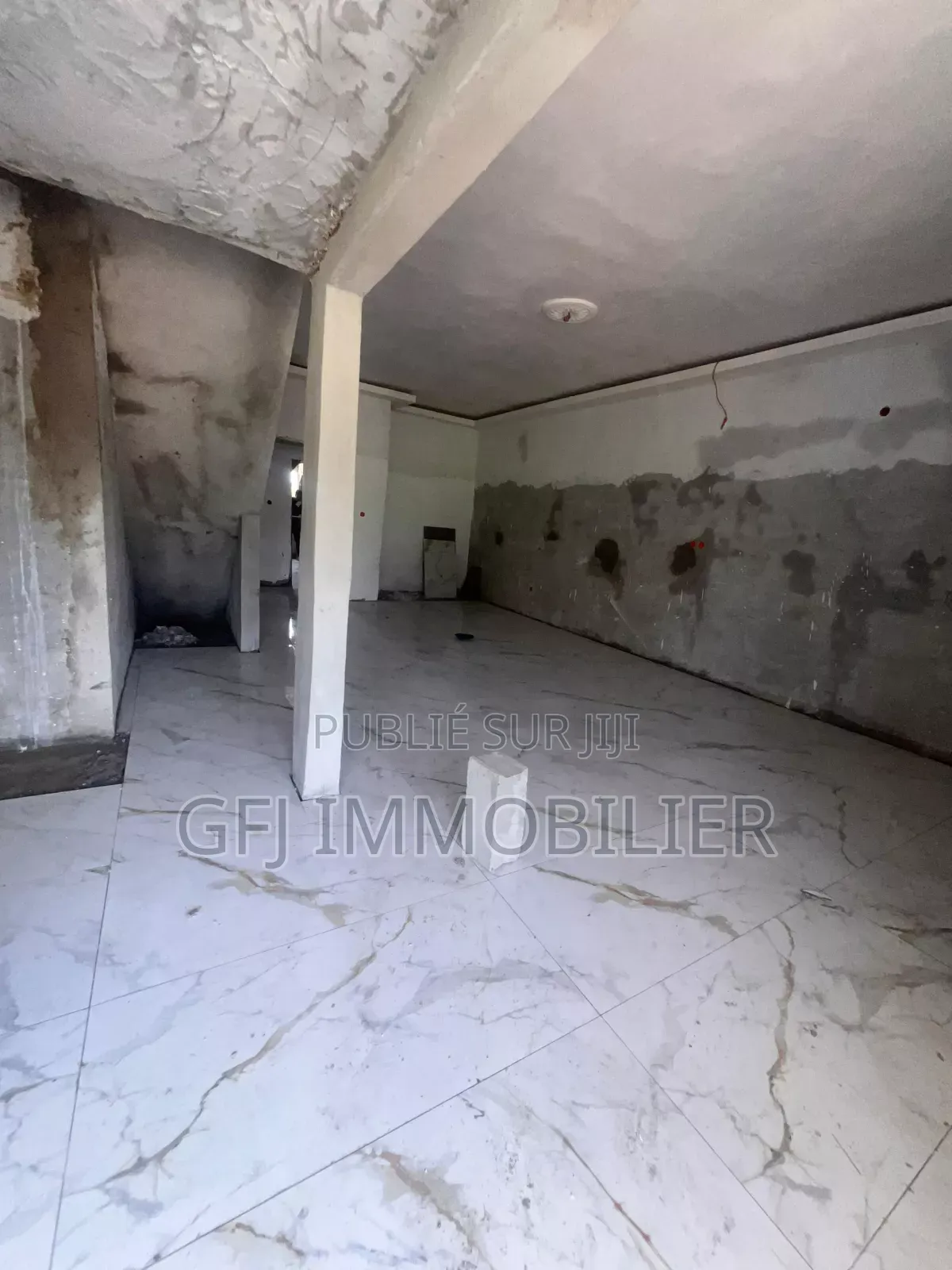 4chbre Villa dans Francis Gweh, Cocody à Vendre