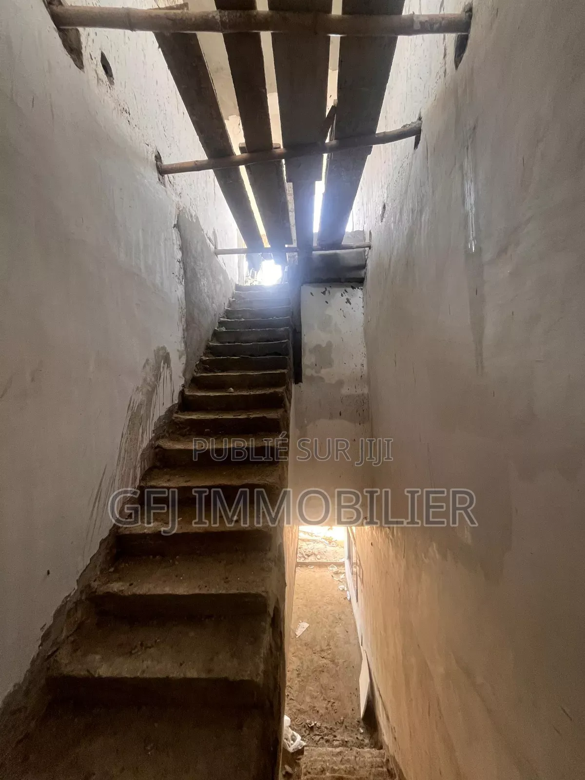 4chbre Villa dans Francis Gweh, Cocody à Vendre