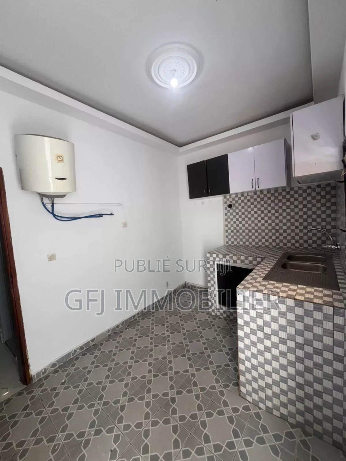 3chbre Duplex dans Francis Gweh, Cocody à Vendre