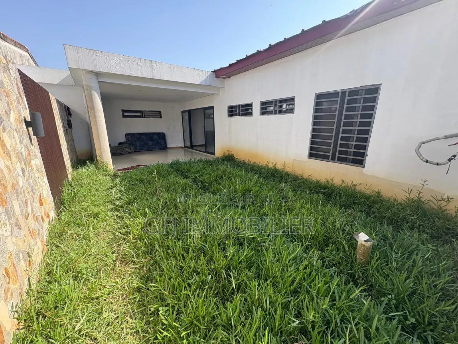 3chbre Villa dans Francis Gweh, Cocody à Vendre