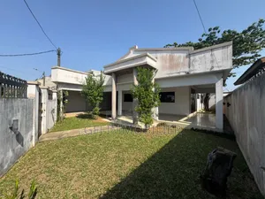 3chbre Villa dans Francis Gweh, Cocody à Vendre