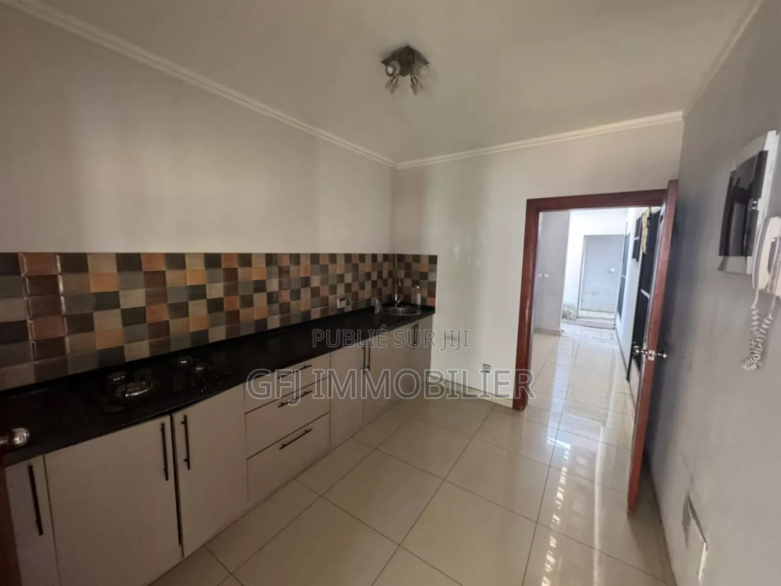 3chbre Villa dans Francis Gweh, Cocody à Vendre