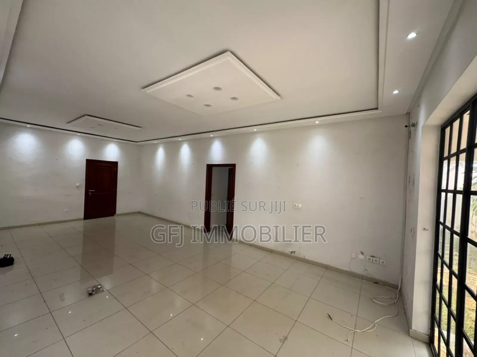 3chbre Villa dans Francis Gweh, Cocody à Vendre