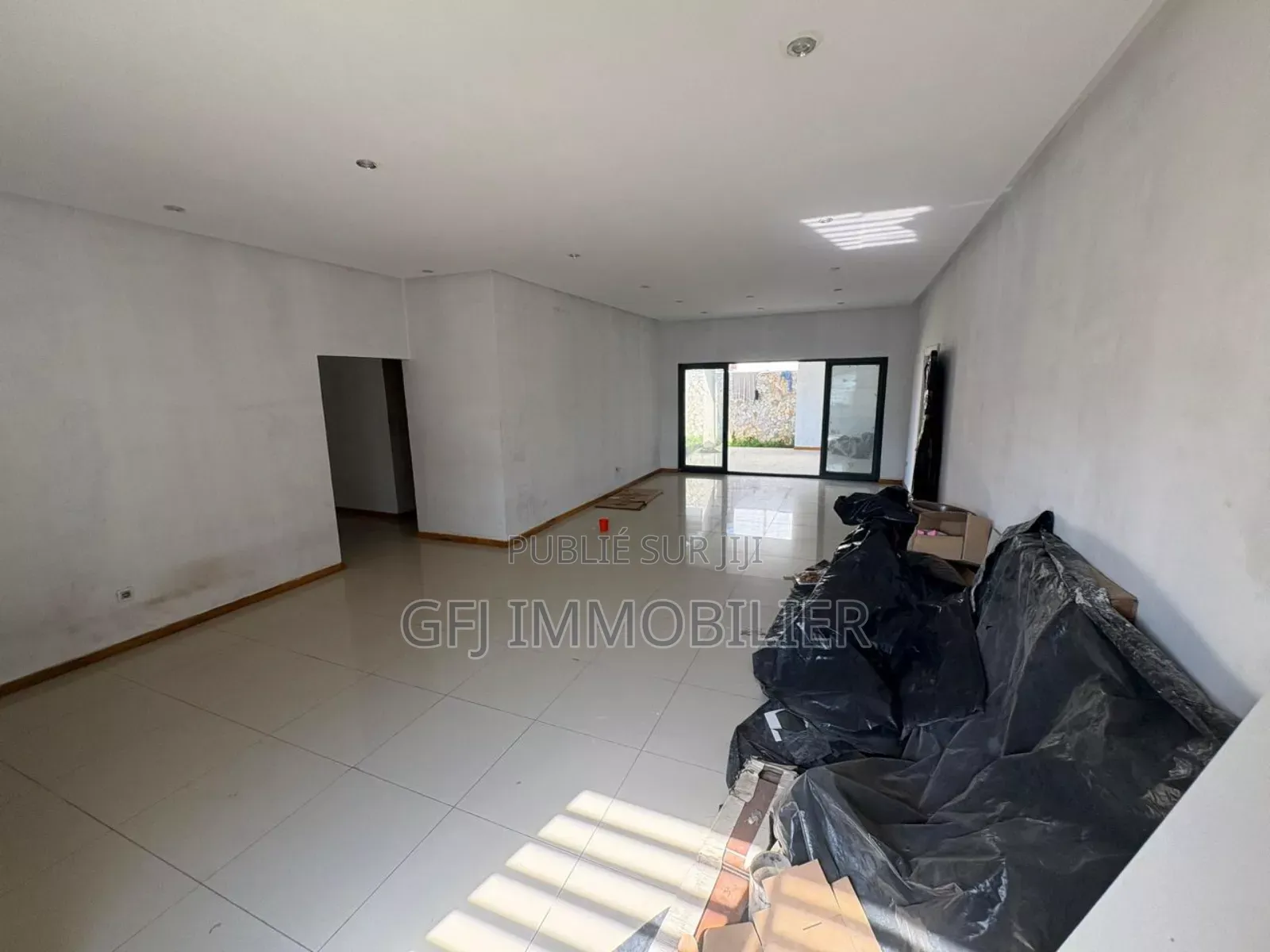 3chbre Villa dans Francis Gweh, Cocody à Vendre