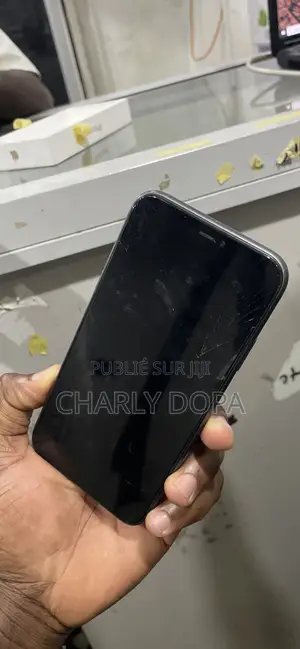 Apple iPhone 11 64 GB Noir