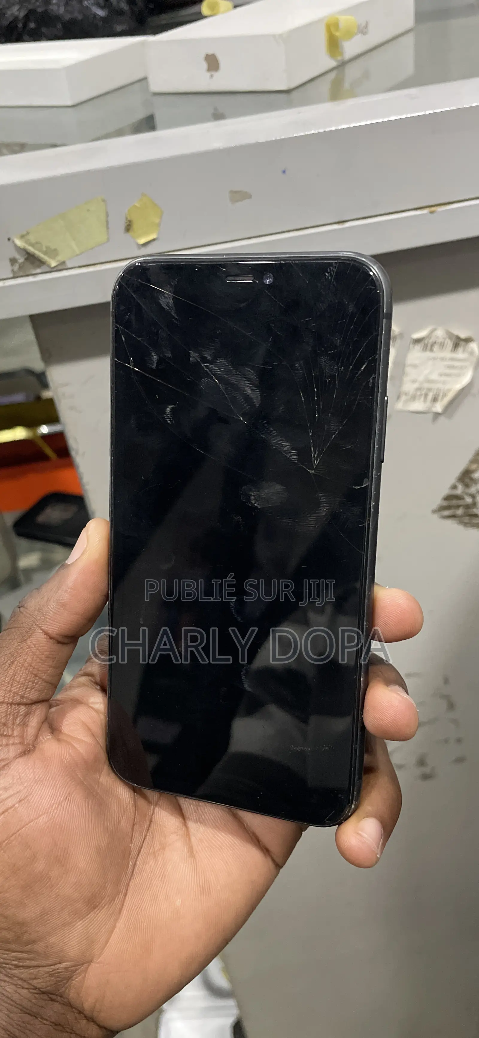 Apple iPhone 11 64 GB Noir