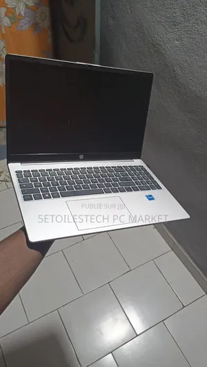 Nouveau Ordinateur portable HP 250 G10 8GB Intel Core i5 SSD 512GB