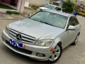 Mercedes-Benz C300 2009 Gris