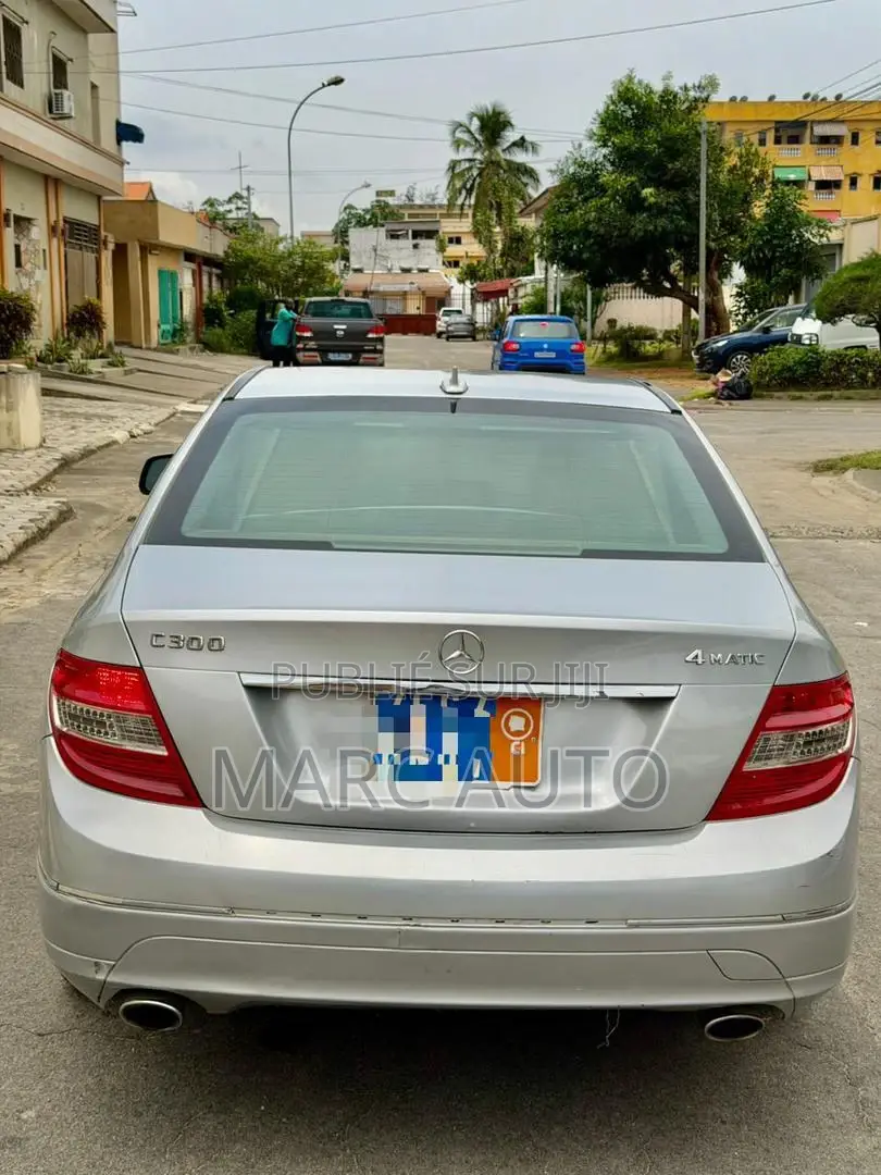 Mercedes-Benz C300 2009 Gris