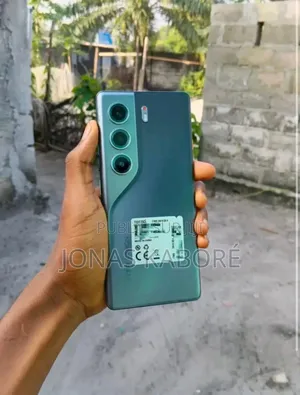 Nouveau Tecno Camon 40 Pro 5G 256 GB Doré