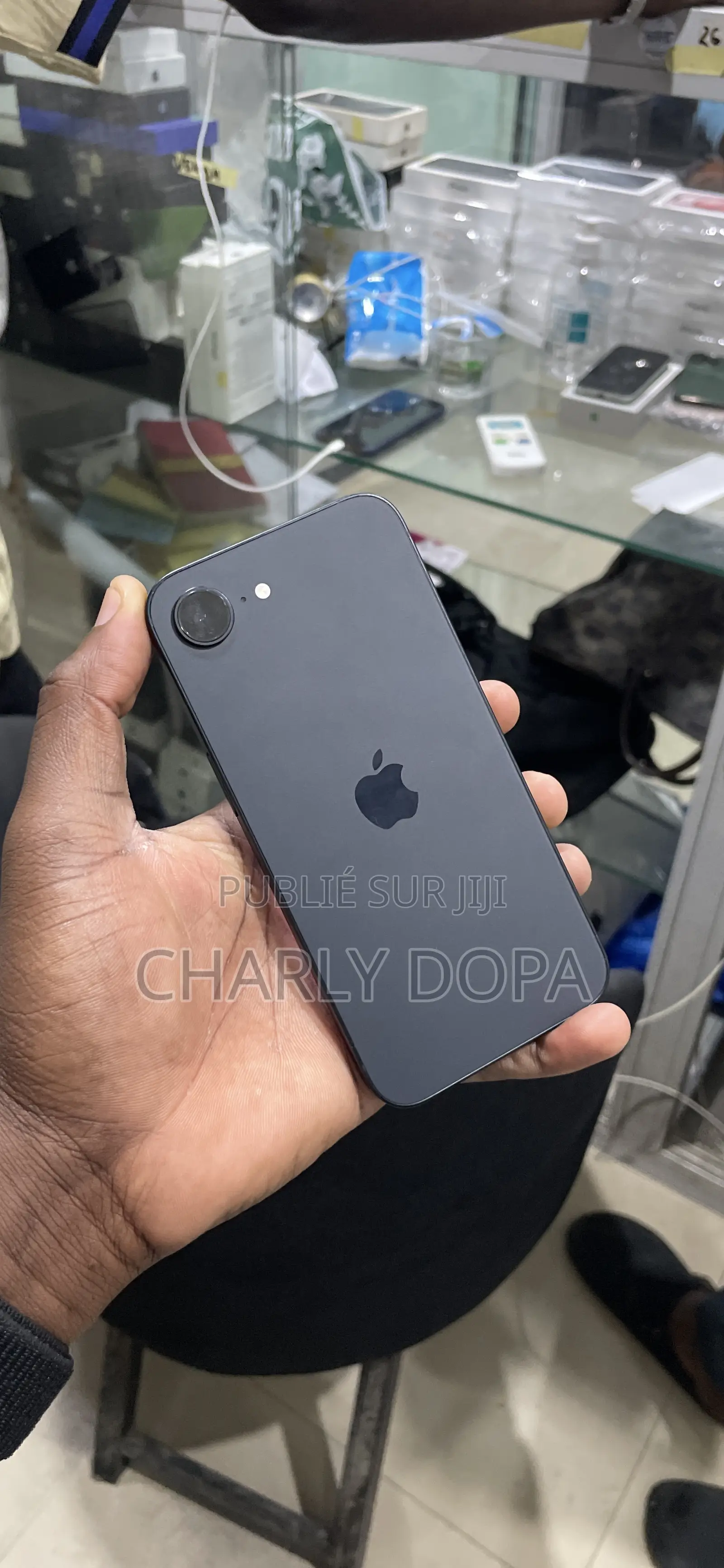 Apple iPhone 16e 128 GB Noir