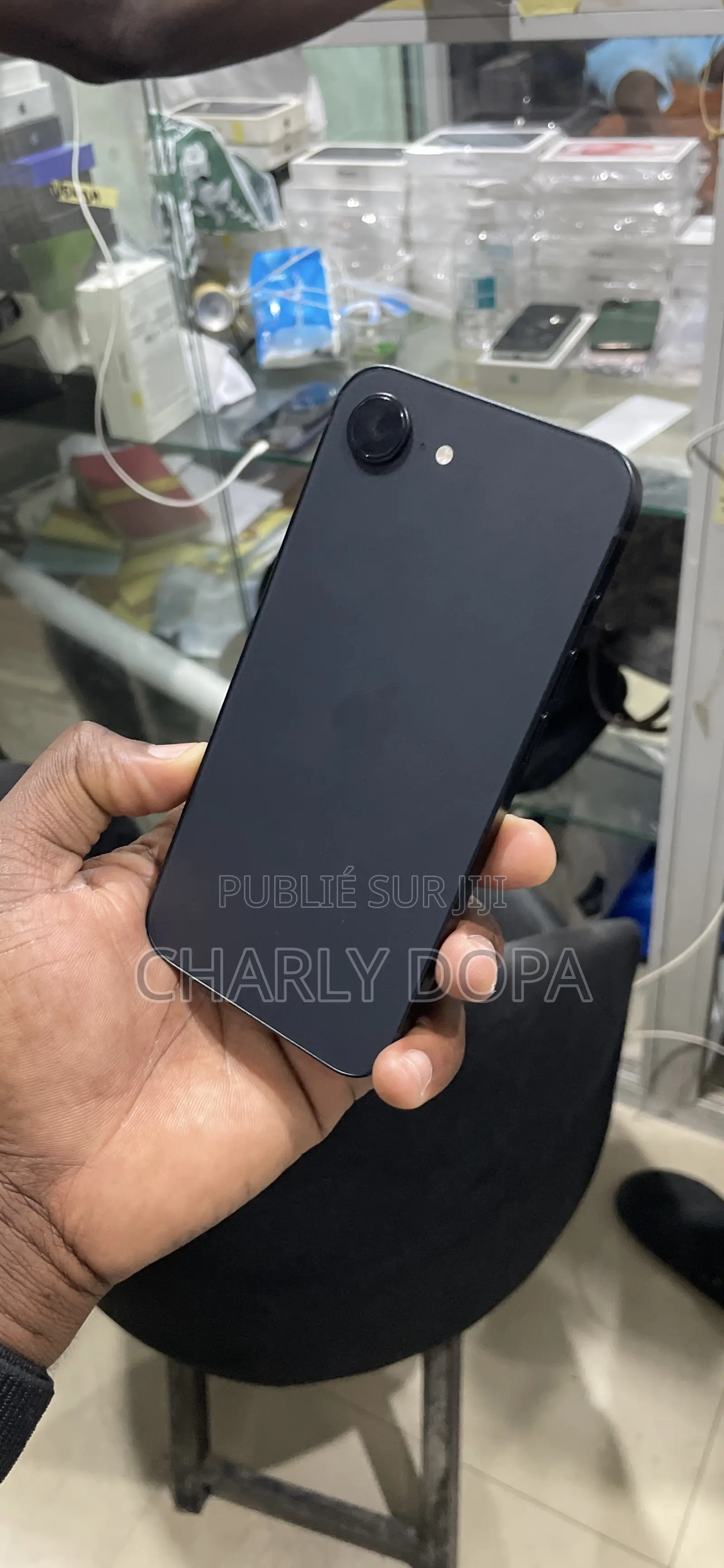 Apple iPhone 16e 128 GB Noir