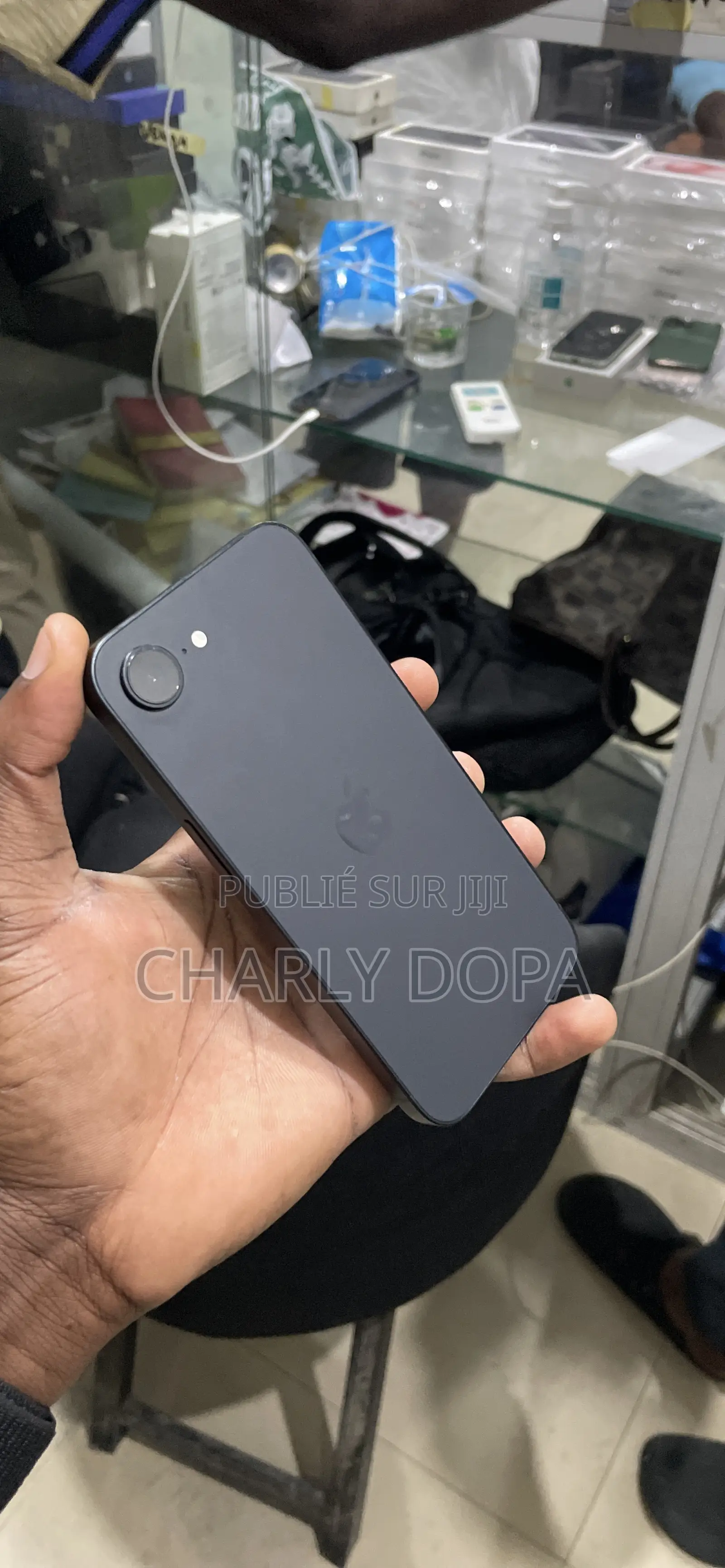 Apple iPhone 16e 128 GB Noir