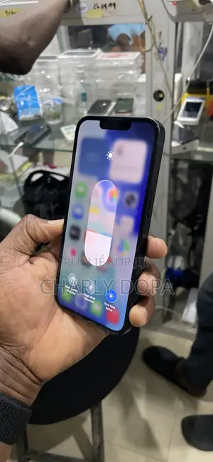 Apple iPhone 16e 128 GB Noir