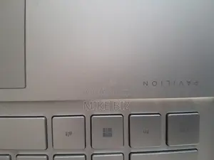 Ordinateur portable HP Pavilion 14 16GB Intel Core i5 SSD 512GB