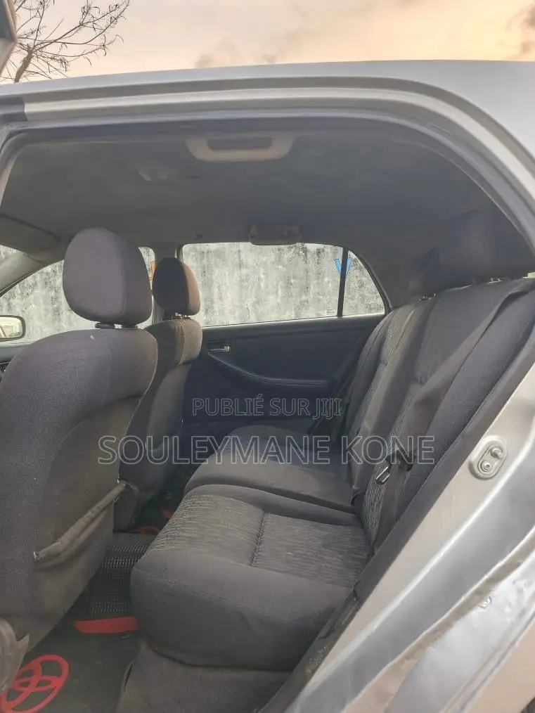 Toyota Corolla 2004 Gris