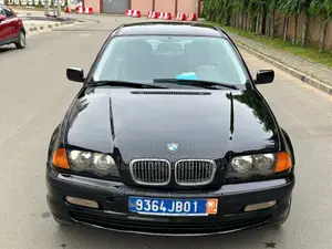 BMW 318i 2002 Noir