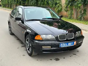 BMW 318i 2002 Noir
