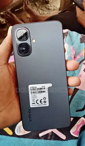 Infinix Smart 10 128 GB Noir