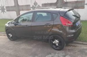 Ford Fiesta 2012 Gris