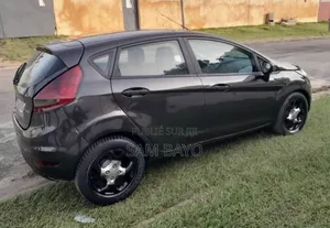 Ford Fiesta 2012 Gris