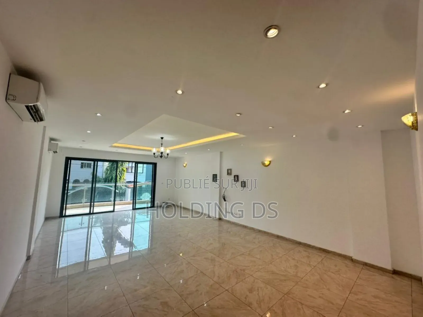 Meublé 2chbre Appartement dans Location Immobilière, Cocody à Louer