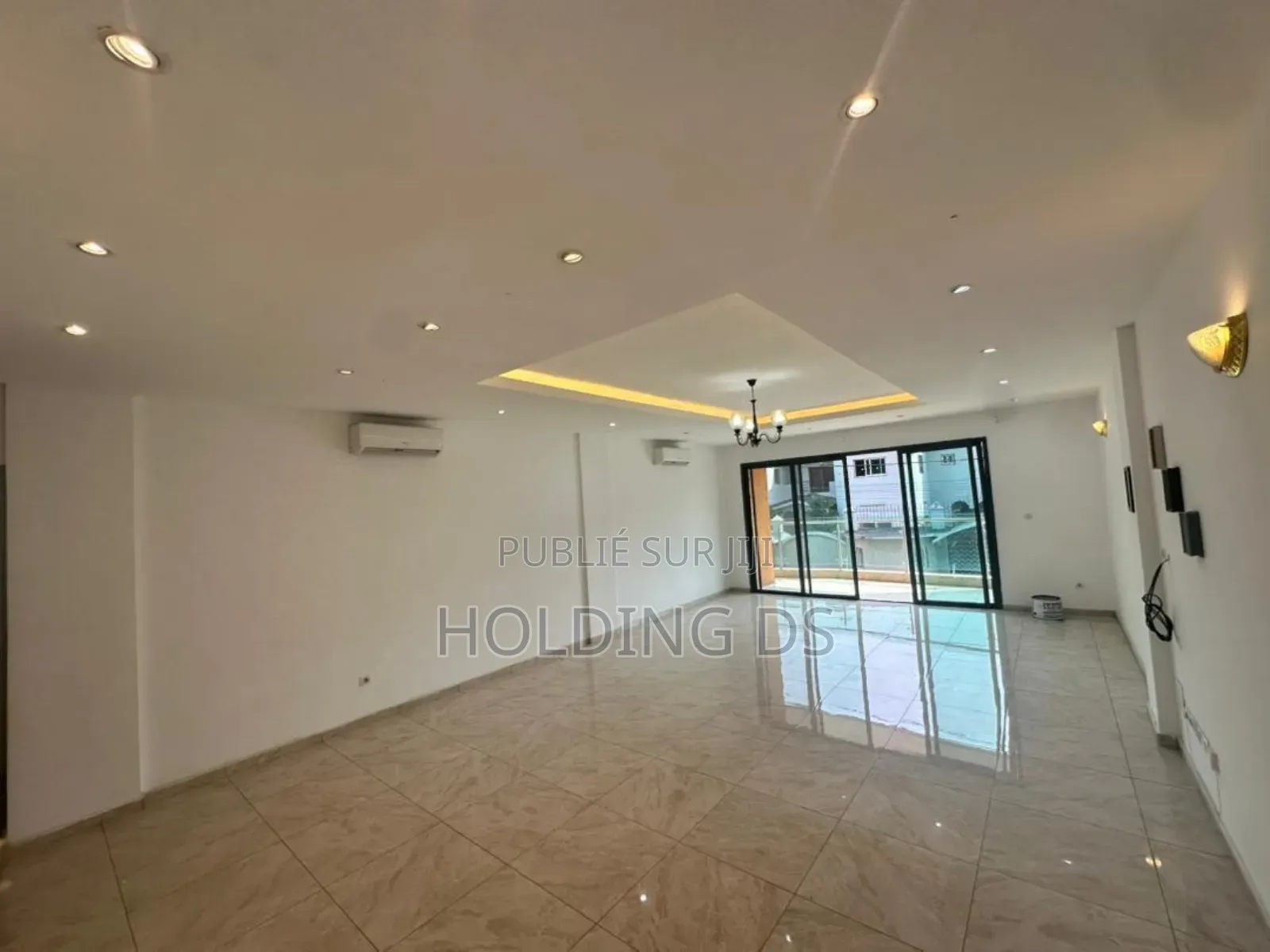 Meublé 2chbre Appartement dans Location Immobilière, Cocody à Louer