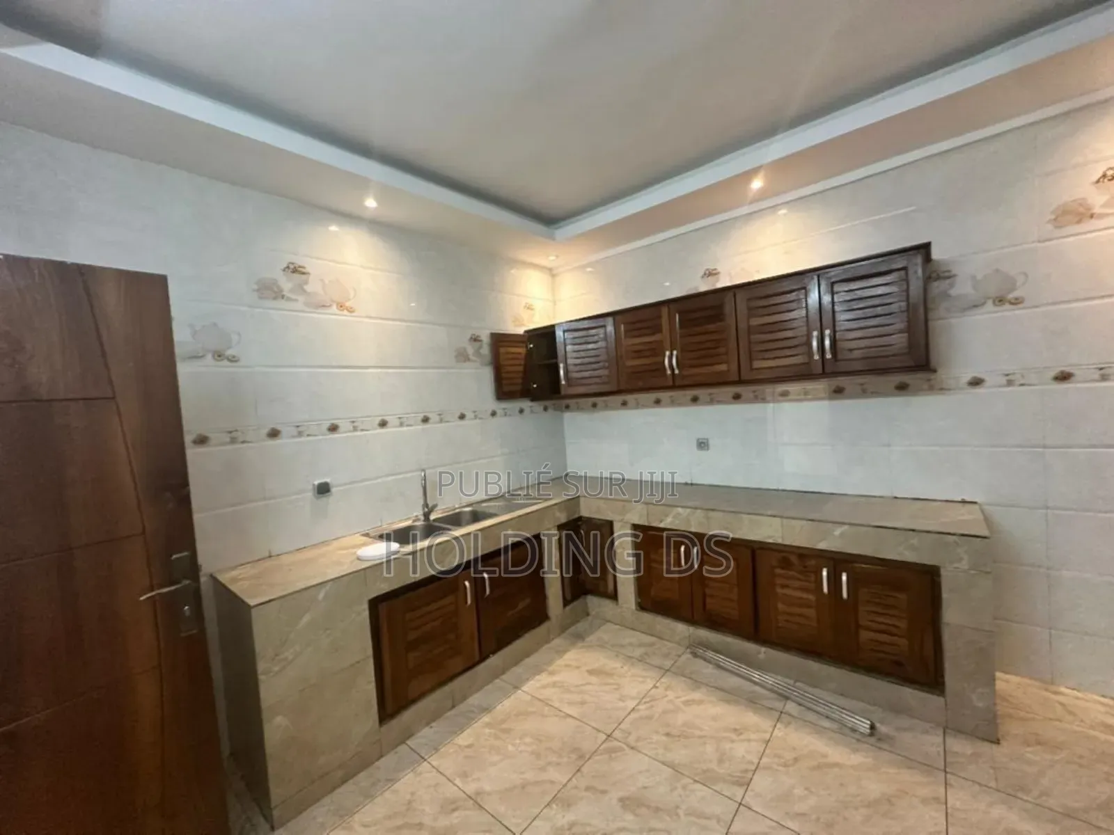 Meublé 2chbre Appartement dans Location Immobilière, Cocody à Louer