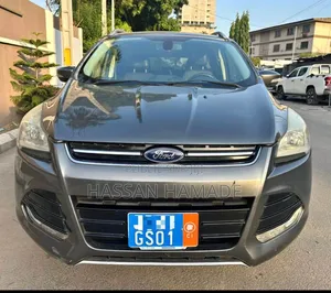 Ford Escape Titanium 4dr SUV (1.6L 4cyl Turbo 6A) 2015 Gris