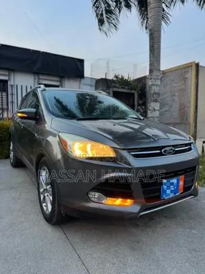 Ford Escape Titanium 4dr SUV (1.6L 4cyl Turbo 6A) 2015 Gris