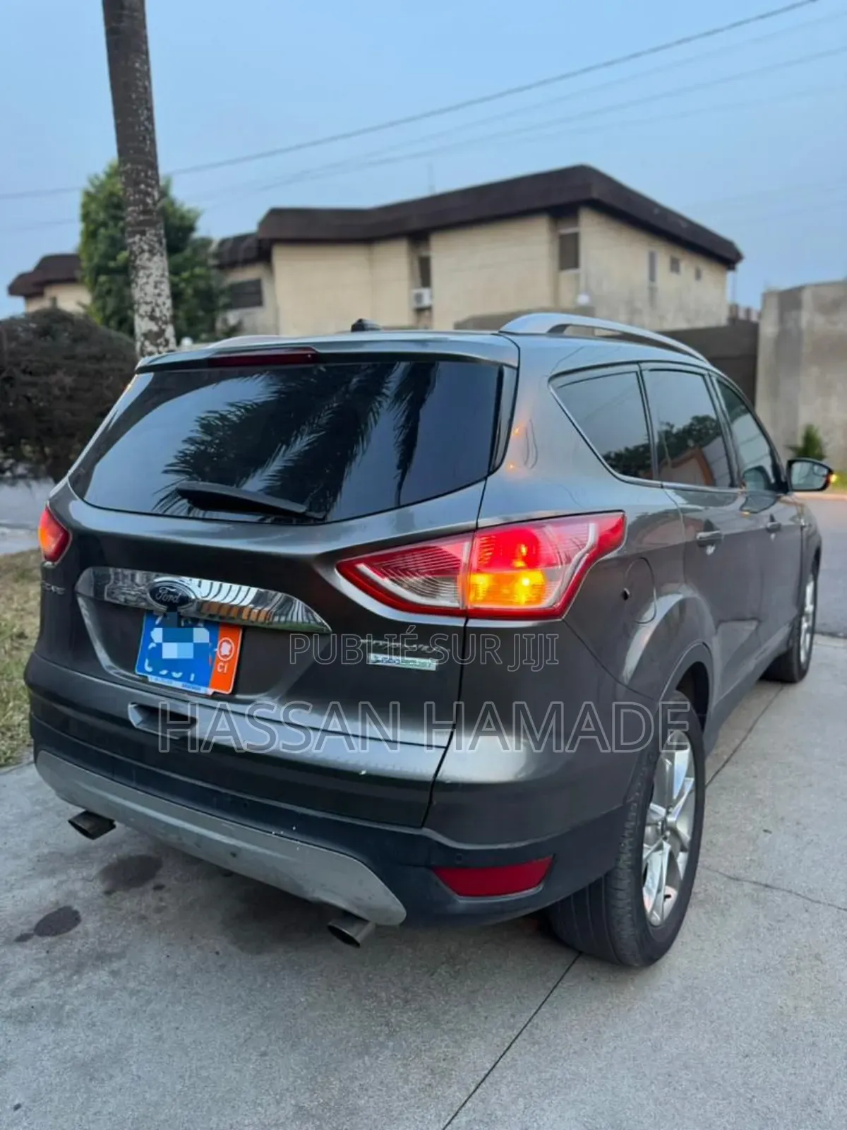 Ford Escape Titanium 4dr SUV (1.6L 4cyl Turbo 6A) 2015 Gris
