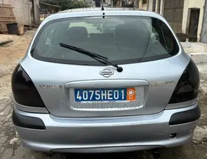 Nissan Almera Tino 2002 Gris