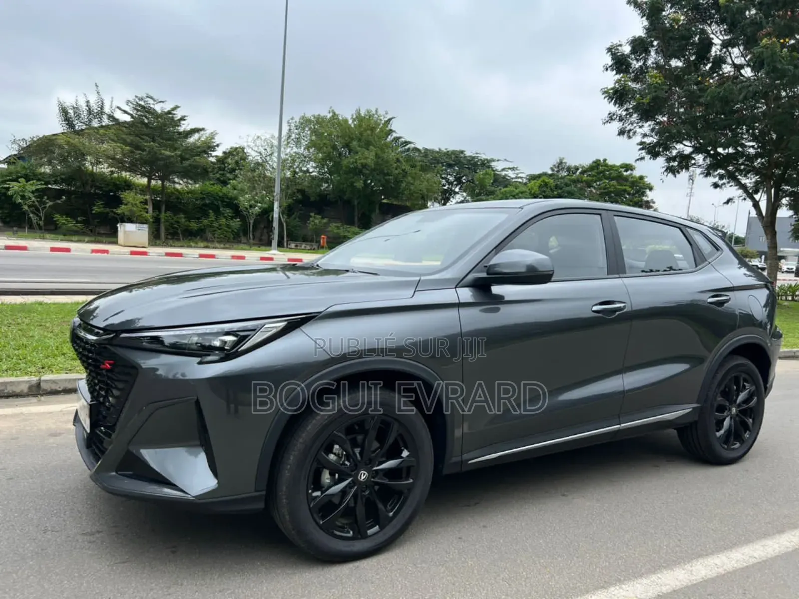 Nouveau Changan X5 Plus 1.5 Blue Core FWD 2025 Gris