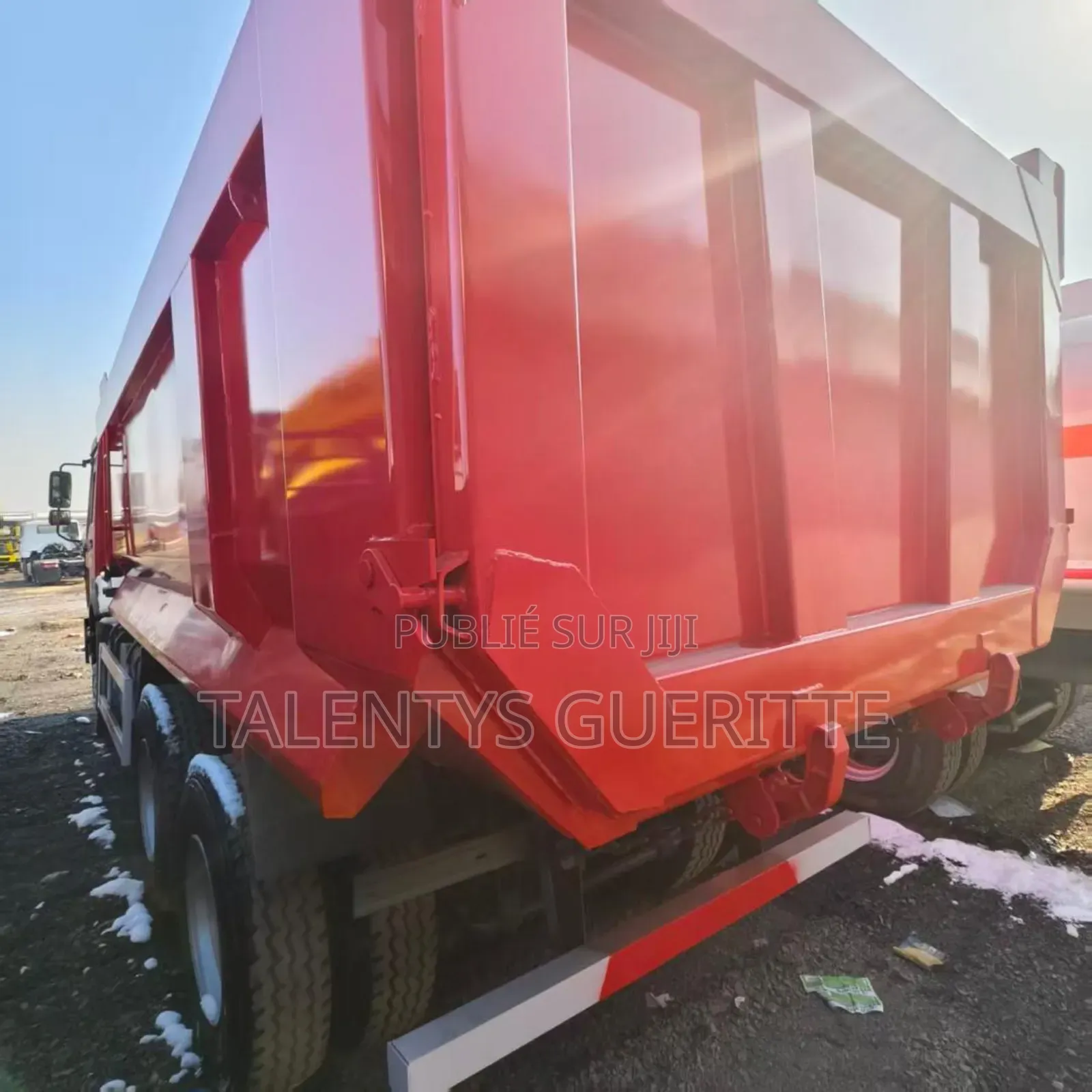 3 Bennes Howo 10 Roues