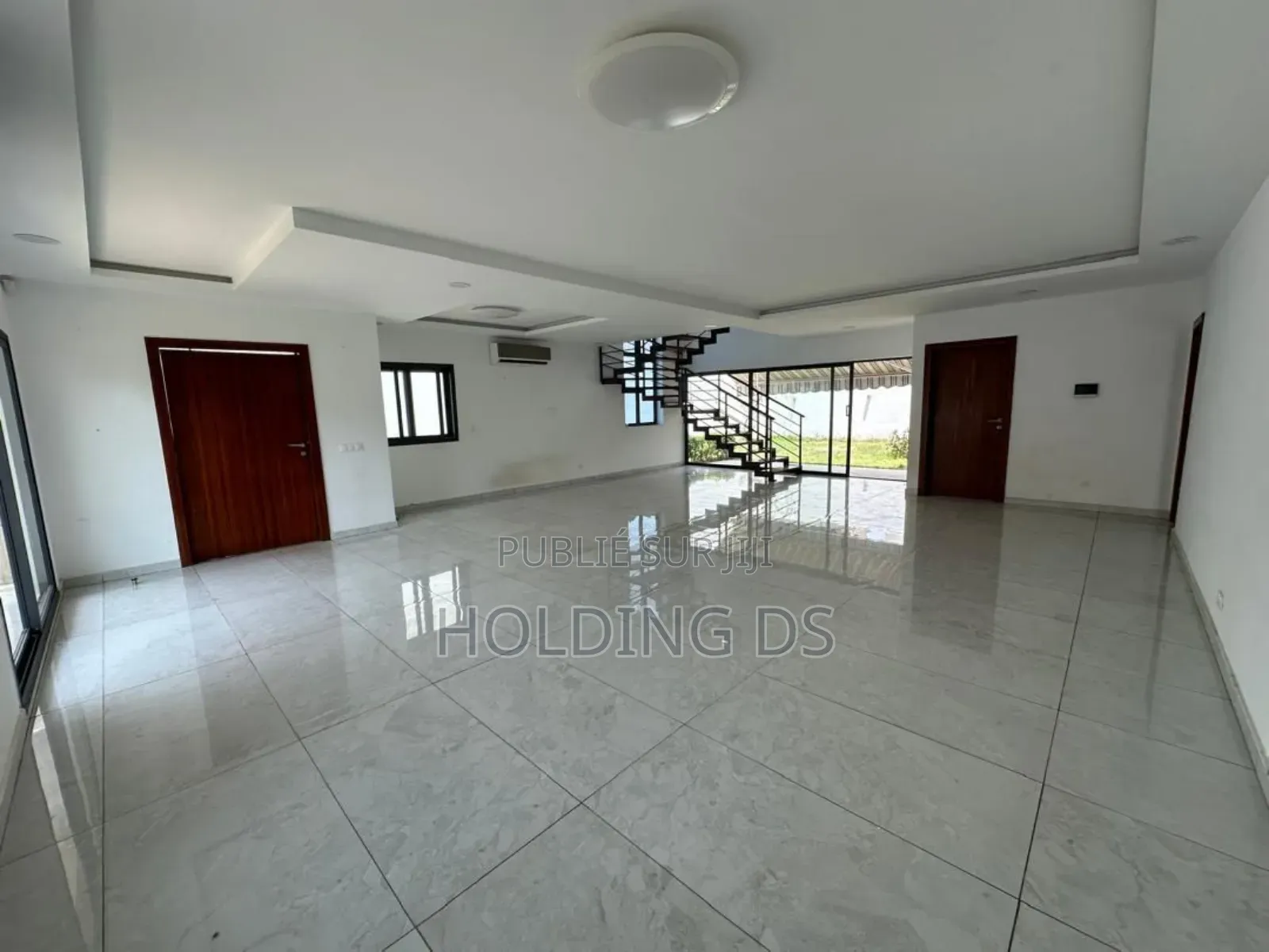 Meublé 4chbre Duplex dans Location Immobilière, Cocody à Louer