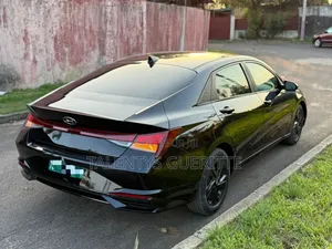 Hyundai Elantra Limited 2022 Noir