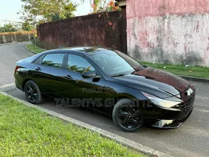 Hyundai Elantra Limited 2022 Noir