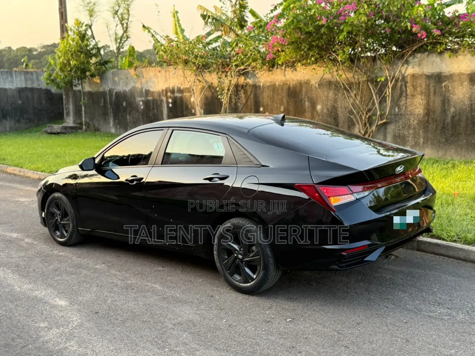 Hyundai Elantra Limited 2022 Noir