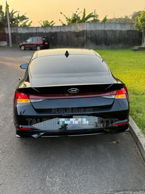 Hyundai Elantra Limited 2022 Noir