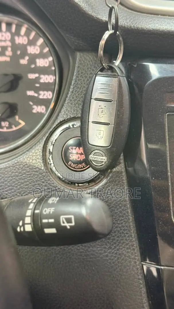 Nissan Qashqai 2015 Gris