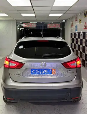 Nissan Qashqai 2015 Gris