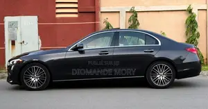 Nouveau Mercedes-Benz C300 2023 Noir