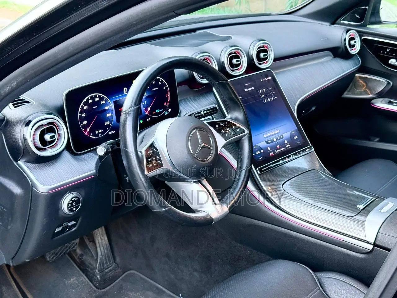 Nouveau Mercedes-Benz C300 2023 Noir