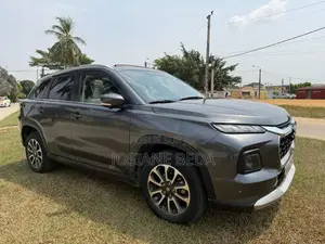 Suzuki Vitara 2024 Gris