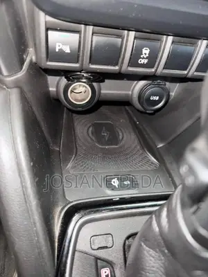 Suzuki Vitara 2024 Gris