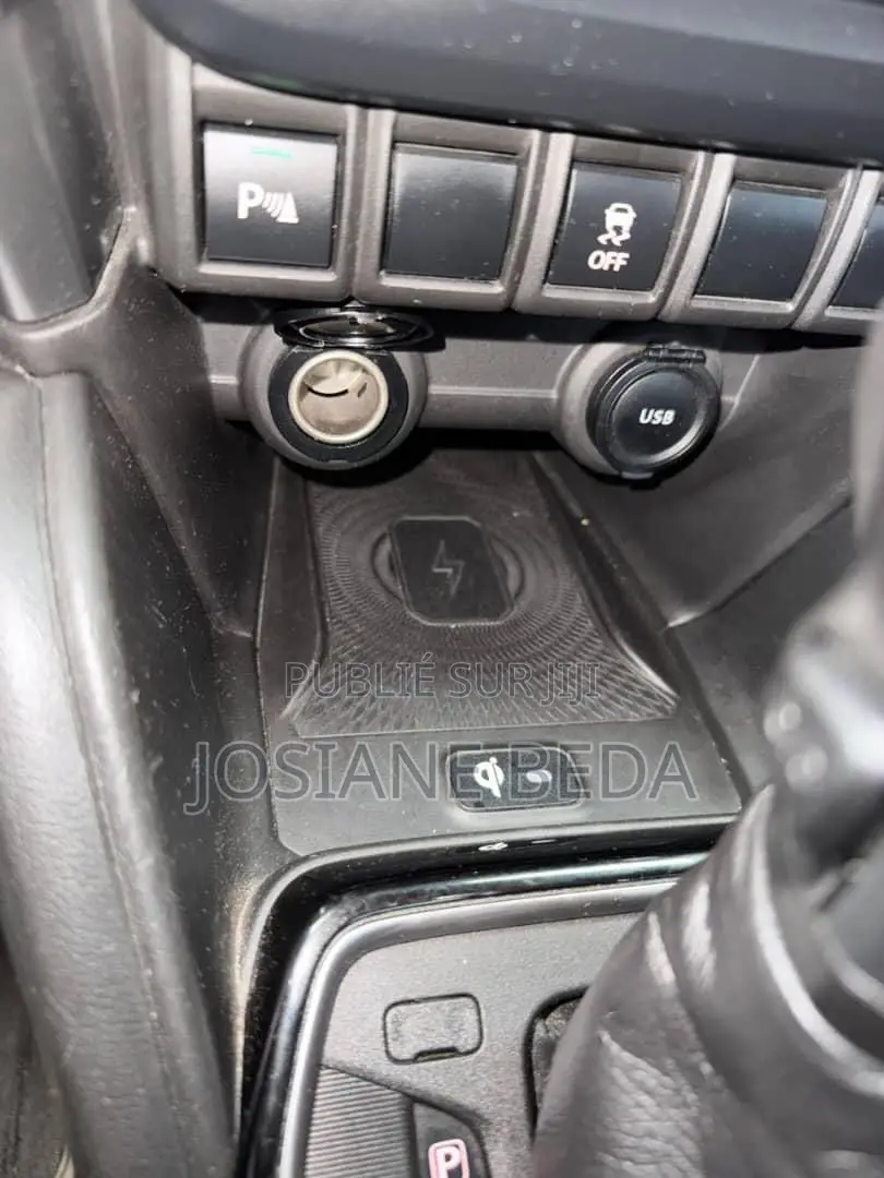 Suzuki Vitara 2024 Gris