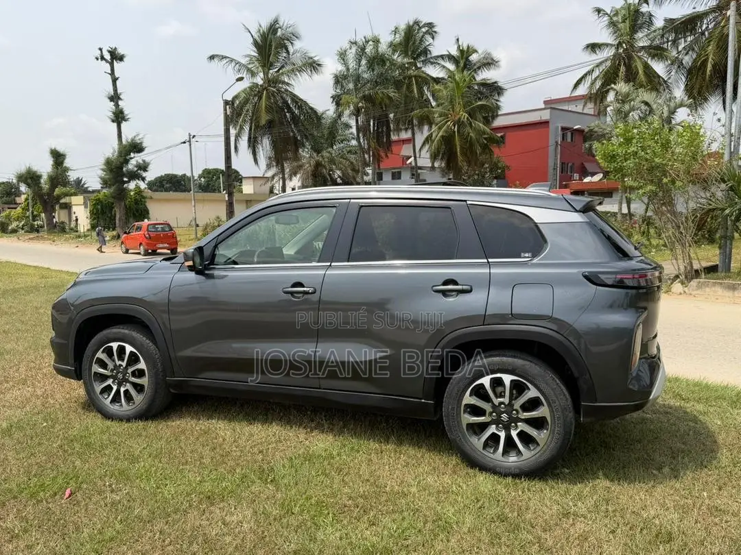 Suzuki Vitara 2024 Gris